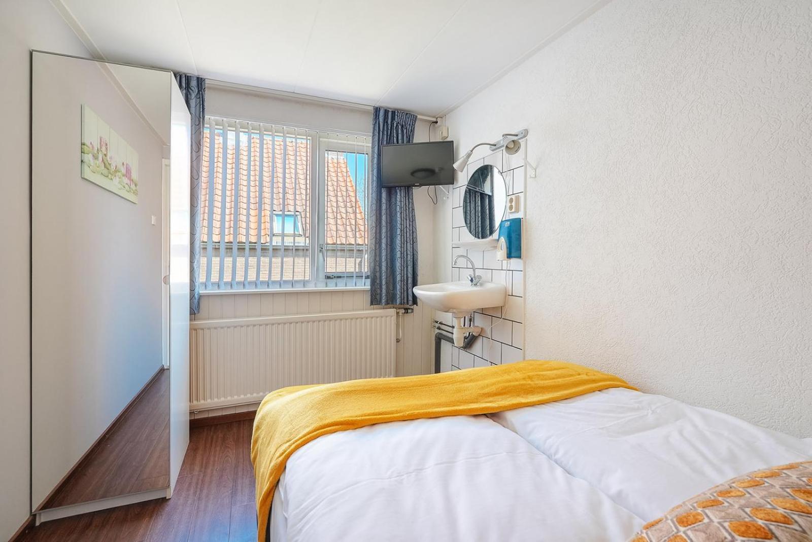 Hotel-Pension Ouddorp Room photo