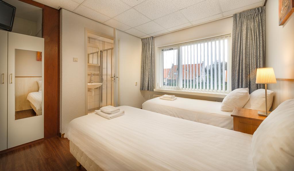 Hotel-Pension Ouddorp Exterior photo